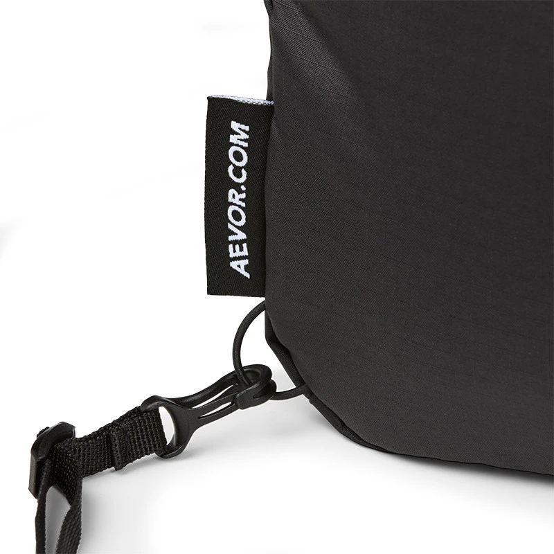AEVOR Sacoche Bag Ripstop Black - Umhängetasche 4 L Mit Anti-Twist-Gurt Schwarz 8 AEVOR Sacoche Bag Ripstop Black - Umhängetasche 4 L Mit Anti-Twist-Gurt Schwarz – Bild 6