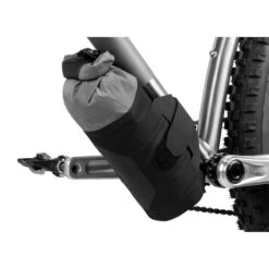 Apidura Backcountry Downtube Pack (1,8 L) - Unterrohrtasche -Fahrradteile Geschäft 68922294 05elOpZ9AoIO5Zc 1280x1280