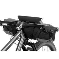 Apidura Backcountry Accessory Pocket (4 L) - Clip-On-Lenkertasche Für Apidura Handlebar Packs -Fahrradteile Geschäft 68922297 06DKamlQAZBq8jw 1280x1280