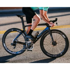 Zipp 404 Firecrest Laufradsatz Modell 2022 XDR (Scheibenbremse, Centerlock, Tubeless) -Fahrradteile Geschäft 68923239 05FG2K2mQfLv202 1280x1280