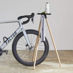 Tons Race Table Natural Oak + Towel Holder - Hometrainer-Tisch Mit Handtuchhalter -Fahrradteile Geschäft 68924403 04ipCfcNDyrPrLa 1280x1280